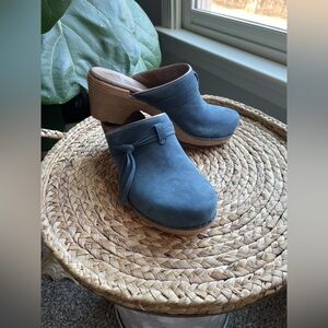 Dansko Miriam Blue Leather Mules are NWOT SIZE EU36/uS 5.5